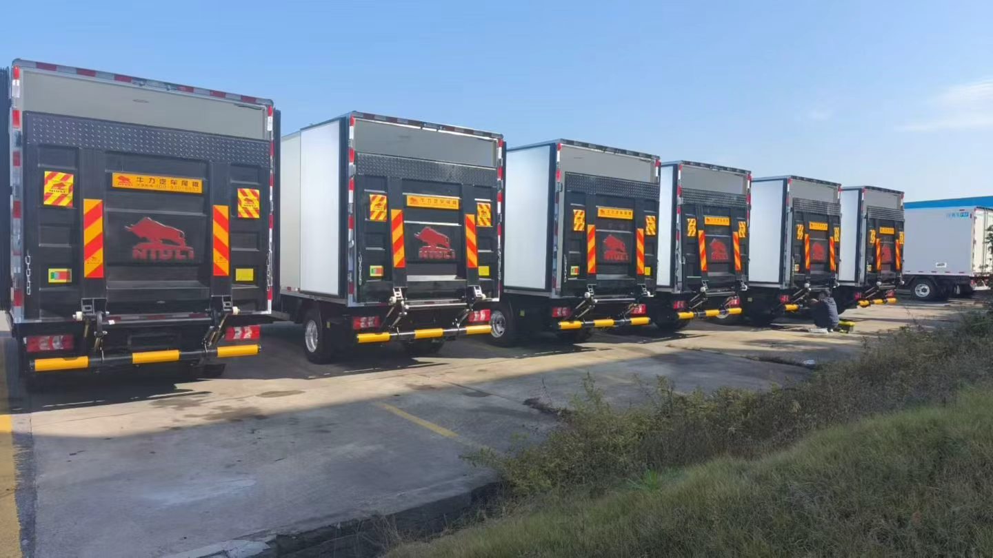 Truck tail lifts