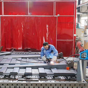 truck tail lift mechanism